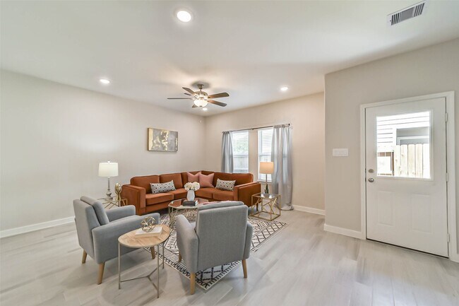 Building Photo - 3623 Pathfinder Ct