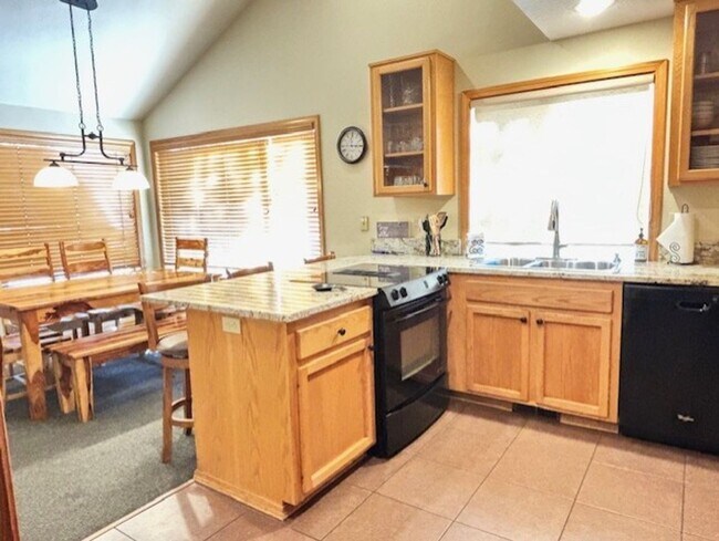 Building Photo - 58120 Gannet Lane, Lot #27, Sunriver OR 97701