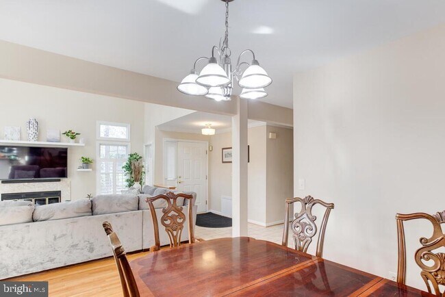 Building Photo - 100 Spring Pl Way