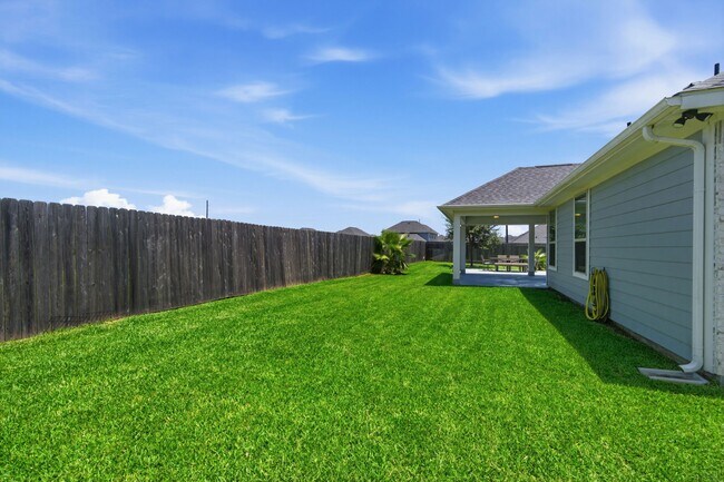 Building Photo - 8303 Divot Trce