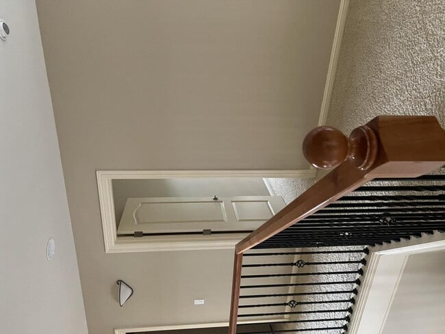 Building Photo - 15715 SE Bybee Dr