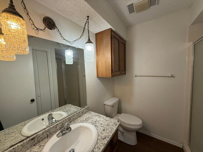 Building Photo - Broken Arrow 3 bedroom 2 Bath Duplex