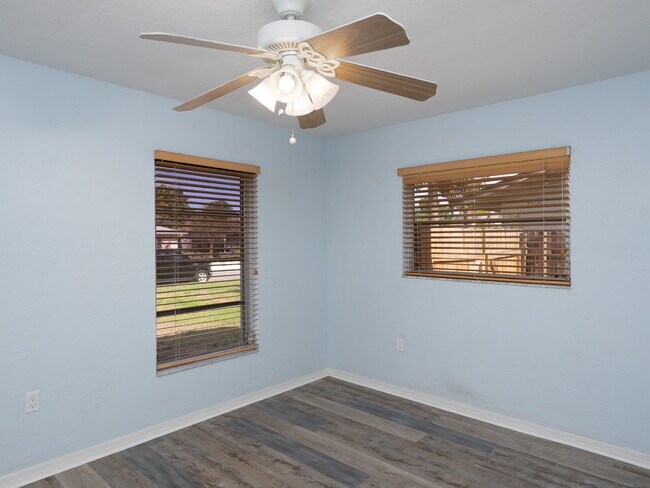 Building Photo - 3525 Riviera Dr