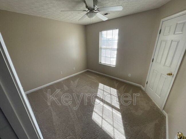 Building Photo - 7054 Yellow Oak Ln