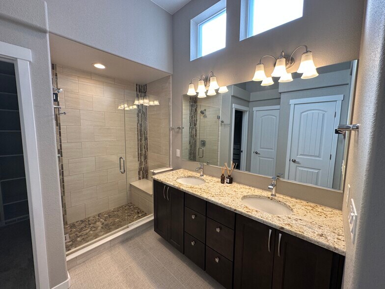 Building Photo - 6737 Sedgerock Ln