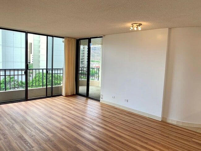 Primary Photo - 2-Bedroom Condo with Lanai & Parking – $2,600/Month