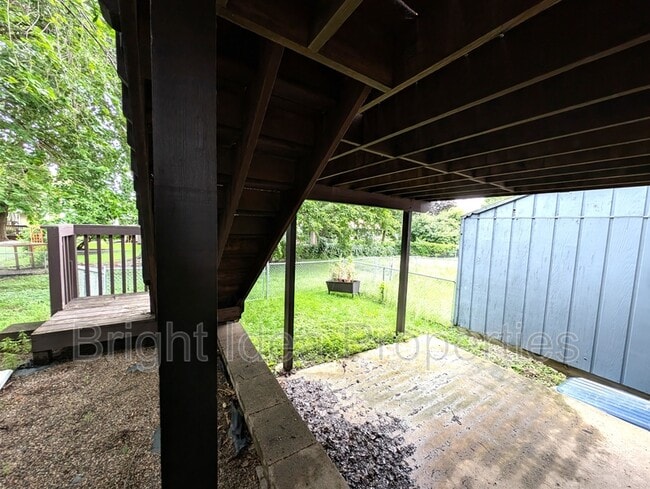 Building Photo - 1173 County B Rd W