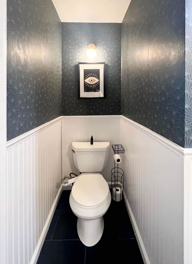 Building Photo - 136 Main St