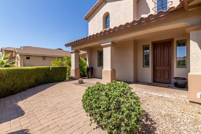 Building Photo - 622 W San Carlos Way