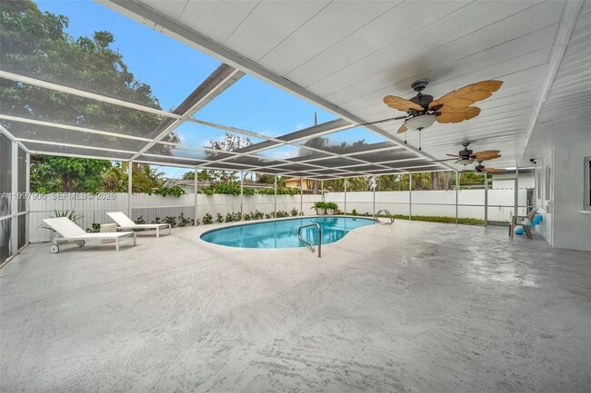 Building Photo - 15010 NE 7th Ave