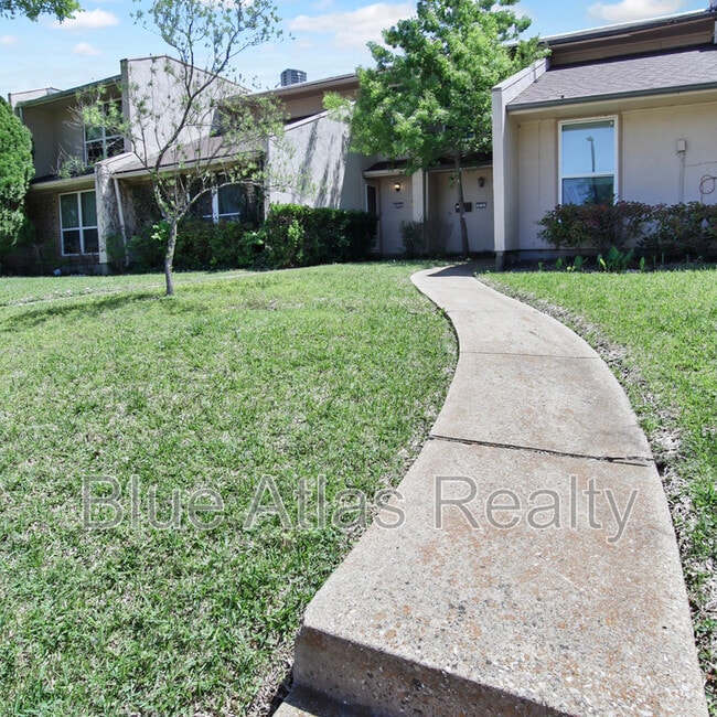 Building Photo - 412 Arborview Dr