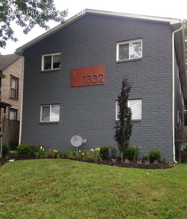 Primary Photo - Available Now! 2 Bedroom apartment Located...