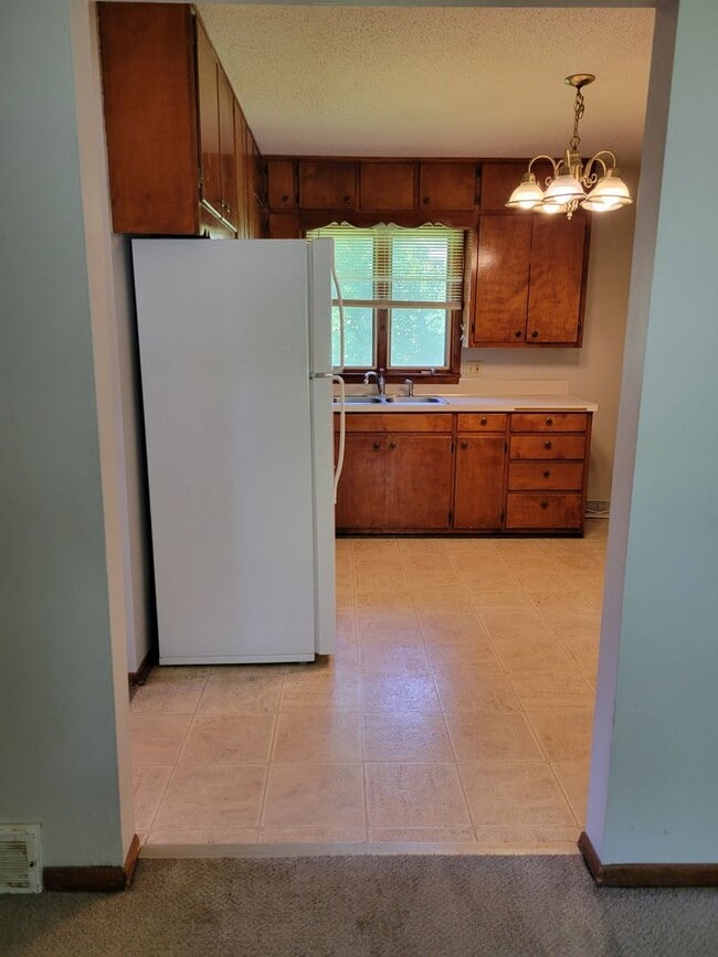 Building Photo - 2 Bedroom Duplex
