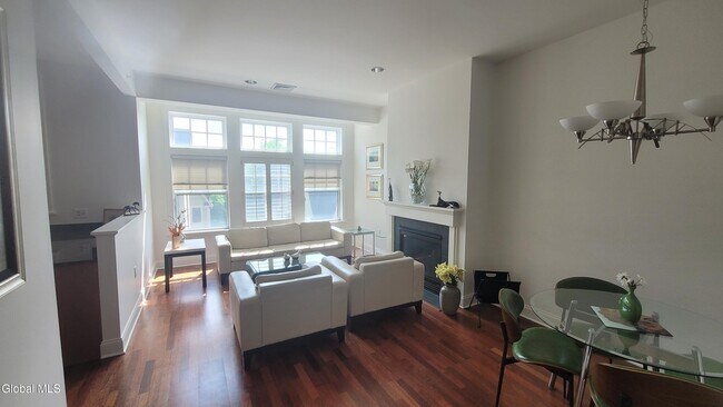 Building Photo - 30 Whistler Ct