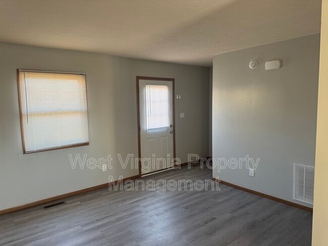 Building Photo - Woodland Acres
