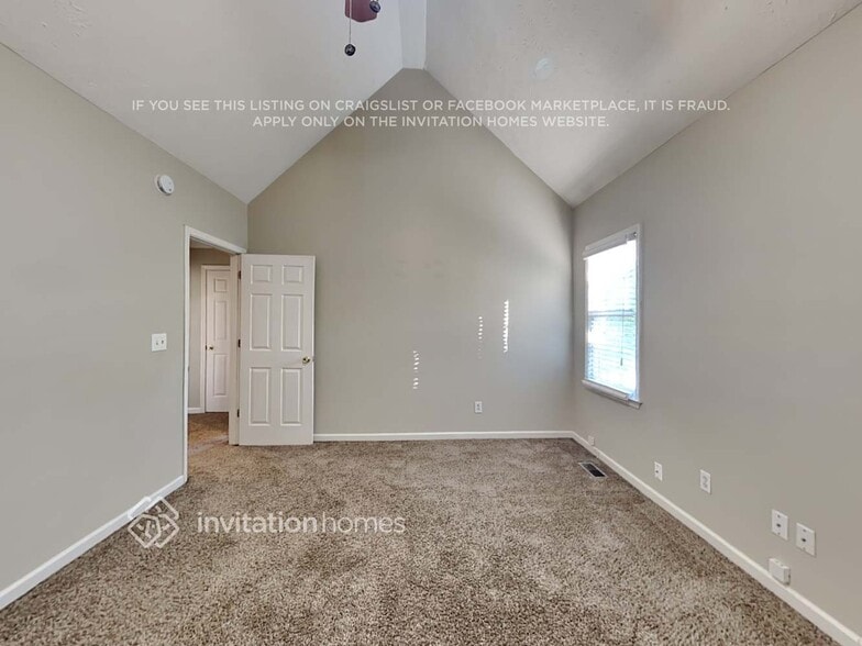 Building Photo - 980 Burning Bush Dr