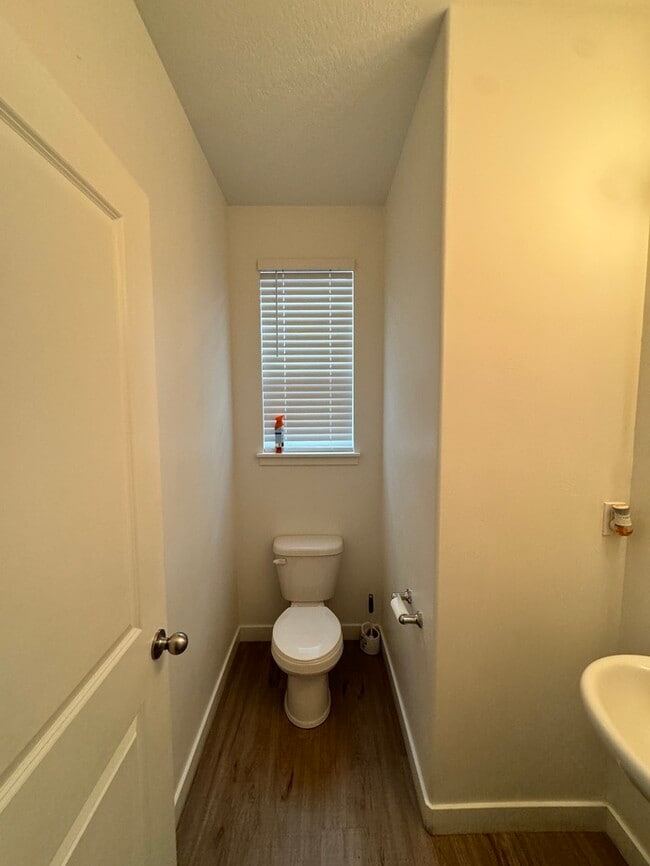 Building Photo - Your Next Home Awaits!