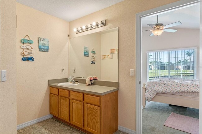 Building Photo - 233 Reserve Dr