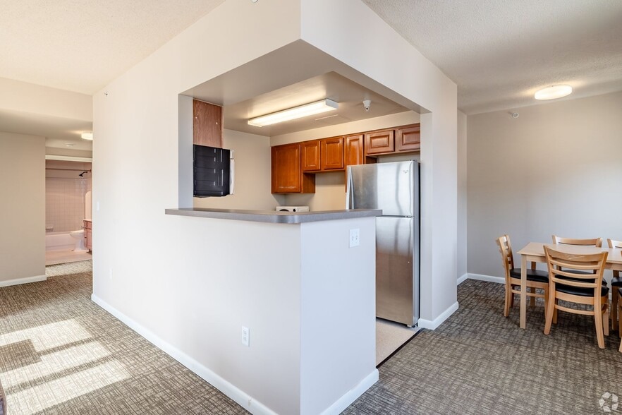 Building Photo - 500 W Fayette St.