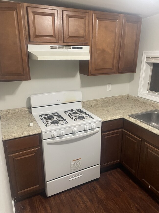 Building Photo - 7152 Hegerman St