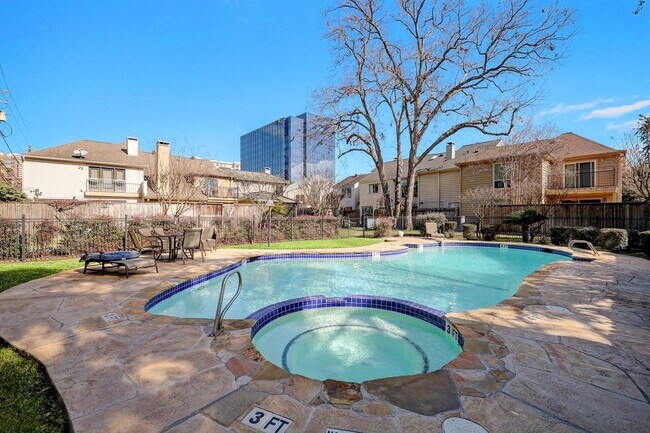Building Photo - 4315 Westheimer Rd