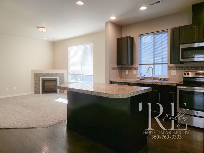 Building Photo - Effortless Elegance in Caldart Heights, Po...
