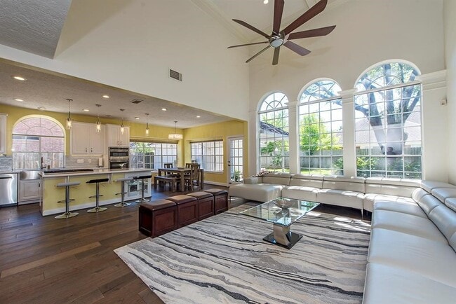 Building Photo - 14111 Manderly Dr