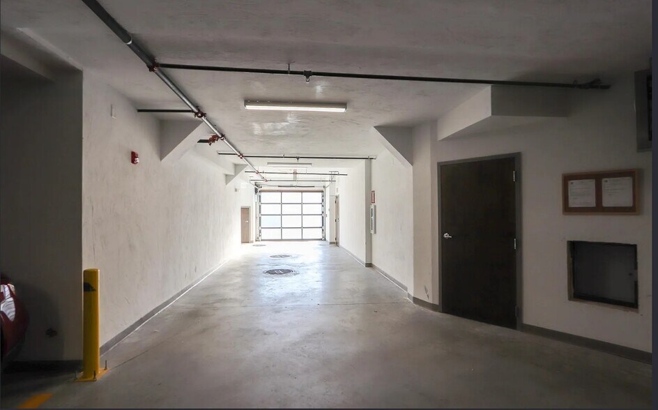 Building Photo - 18 Preble St