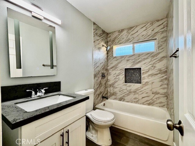 Building Photo - 17092 Emerald Ln