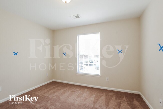 Building Photo - 216 Winding Canyon Dr