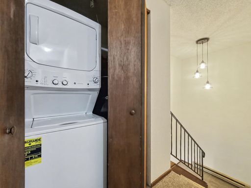 Building Photo - AVAILABLE NOW! Thoughtfully Updated Kingsgate Home with Fireplace and Fenced Yard