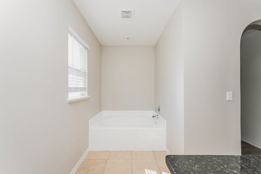 Building Photo - 13029 Waterbourne Dr