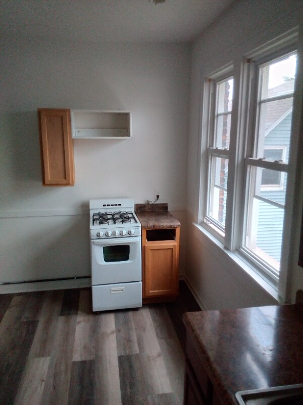 Building Photo - 4012 Deodar St