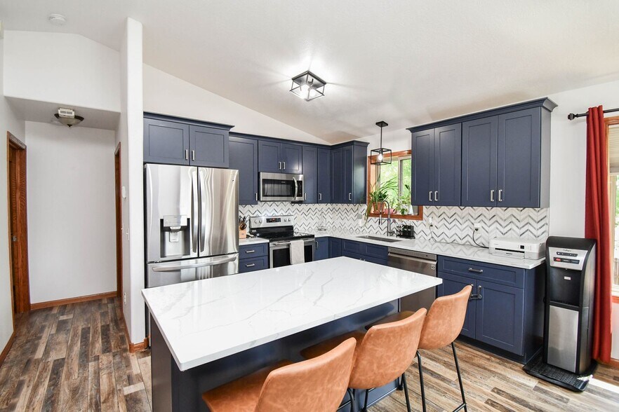 Building Photo - 5704 S San Diego Ave