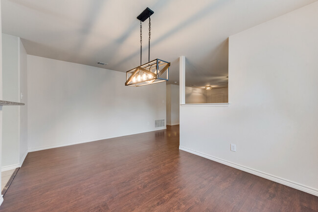 Building Photo - 52 Daisy Dr