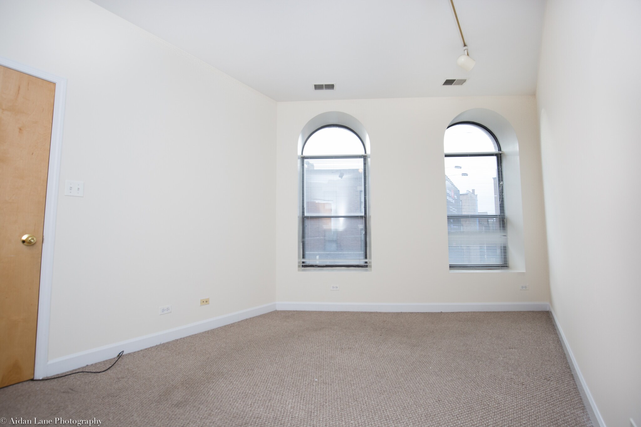 Building Photo - 2863 N Clark St