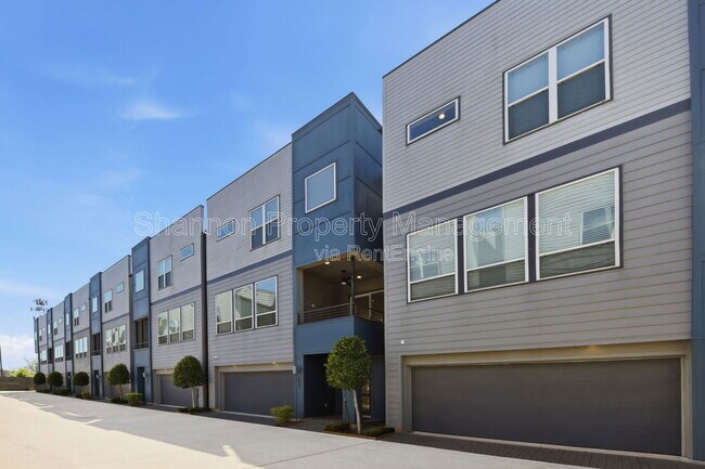 Building Photo - 3024 Charline