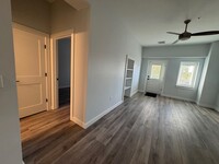 Building Photo - Newly Renovated 1-Bedroom/1-Bathroom/Den A...