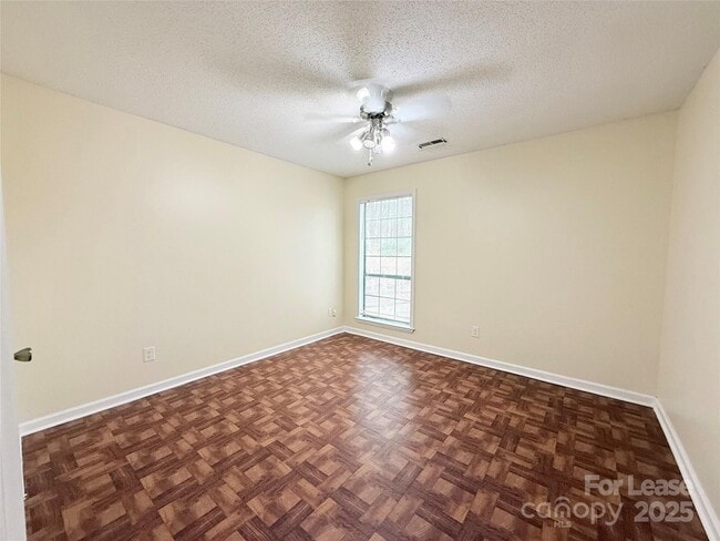 Building Photo - 6924 Long Needles Dr