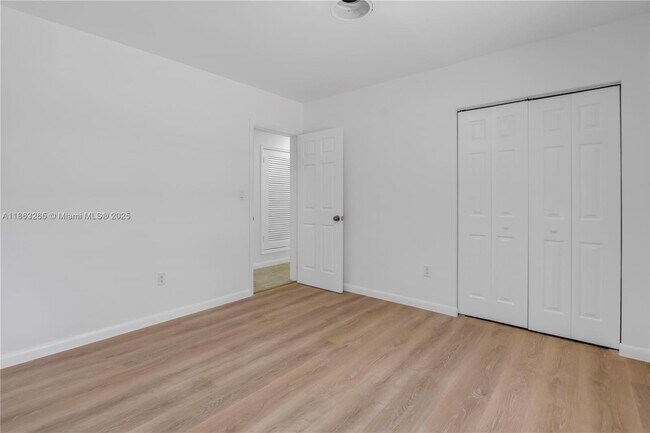 Building Photo - 4210 SW 20th St