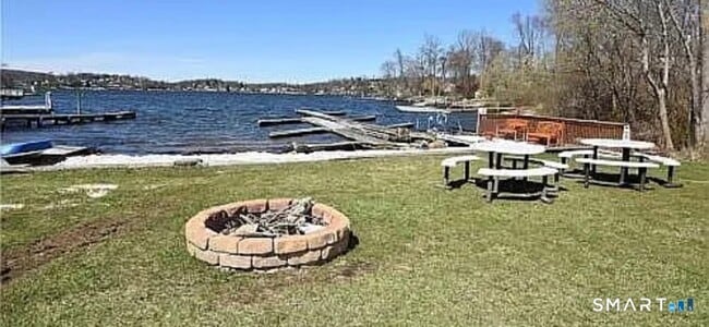 Building Photo - 1 Hawthorne Cove