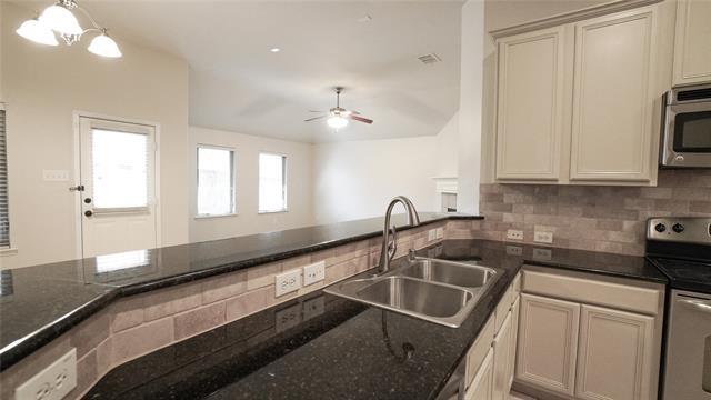 Building Photo - 2010 Diamondback