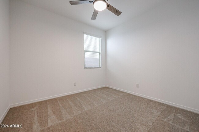 Building Photo - 8907 W Colter St