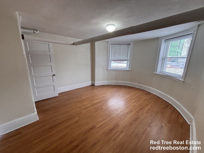 Building Photo - 7 Mount Hood Rd