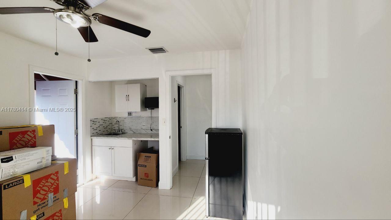 Building Photo - 434 SW 99th Ct