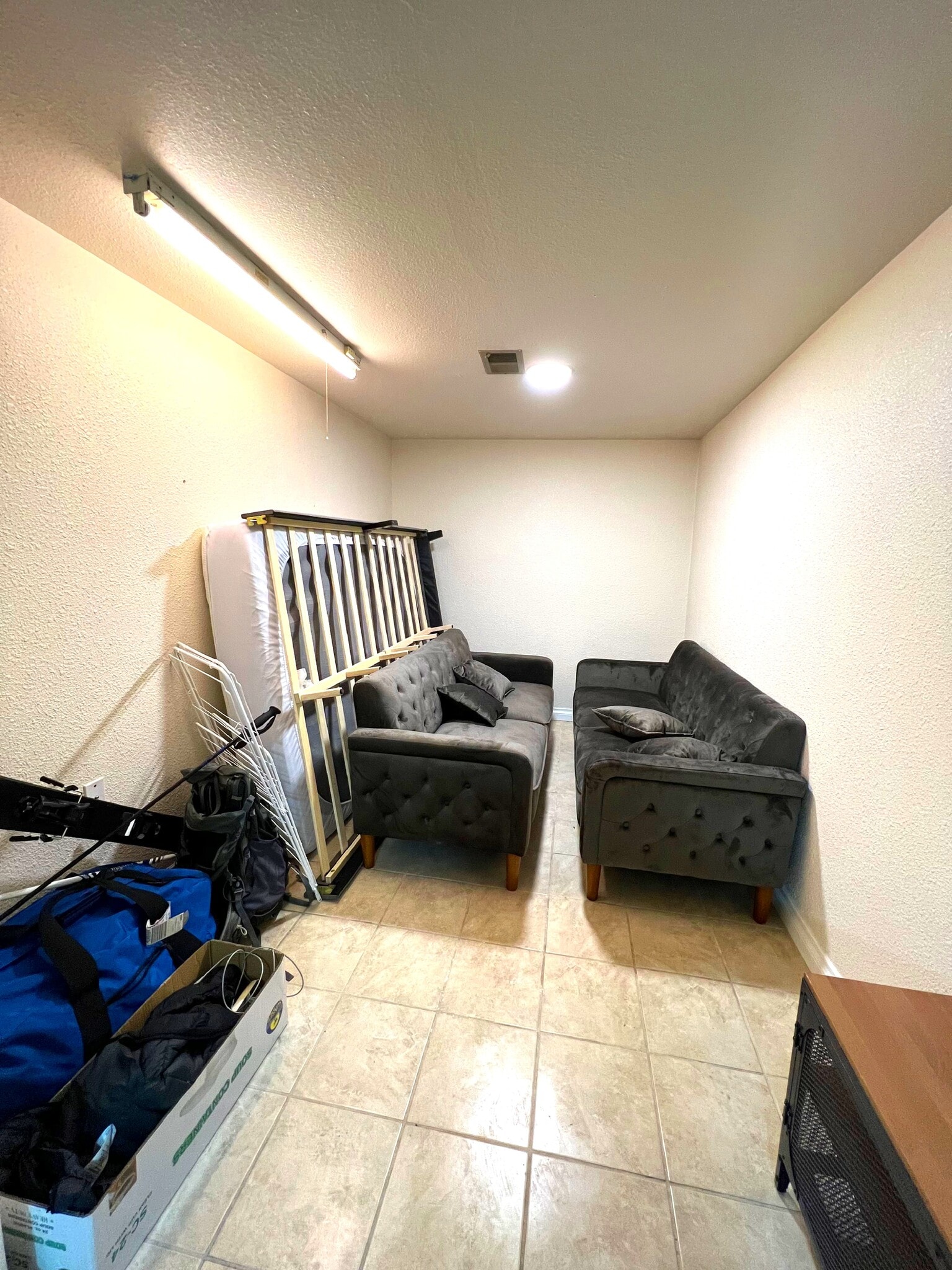 Building Photo - 1008 S Miller St