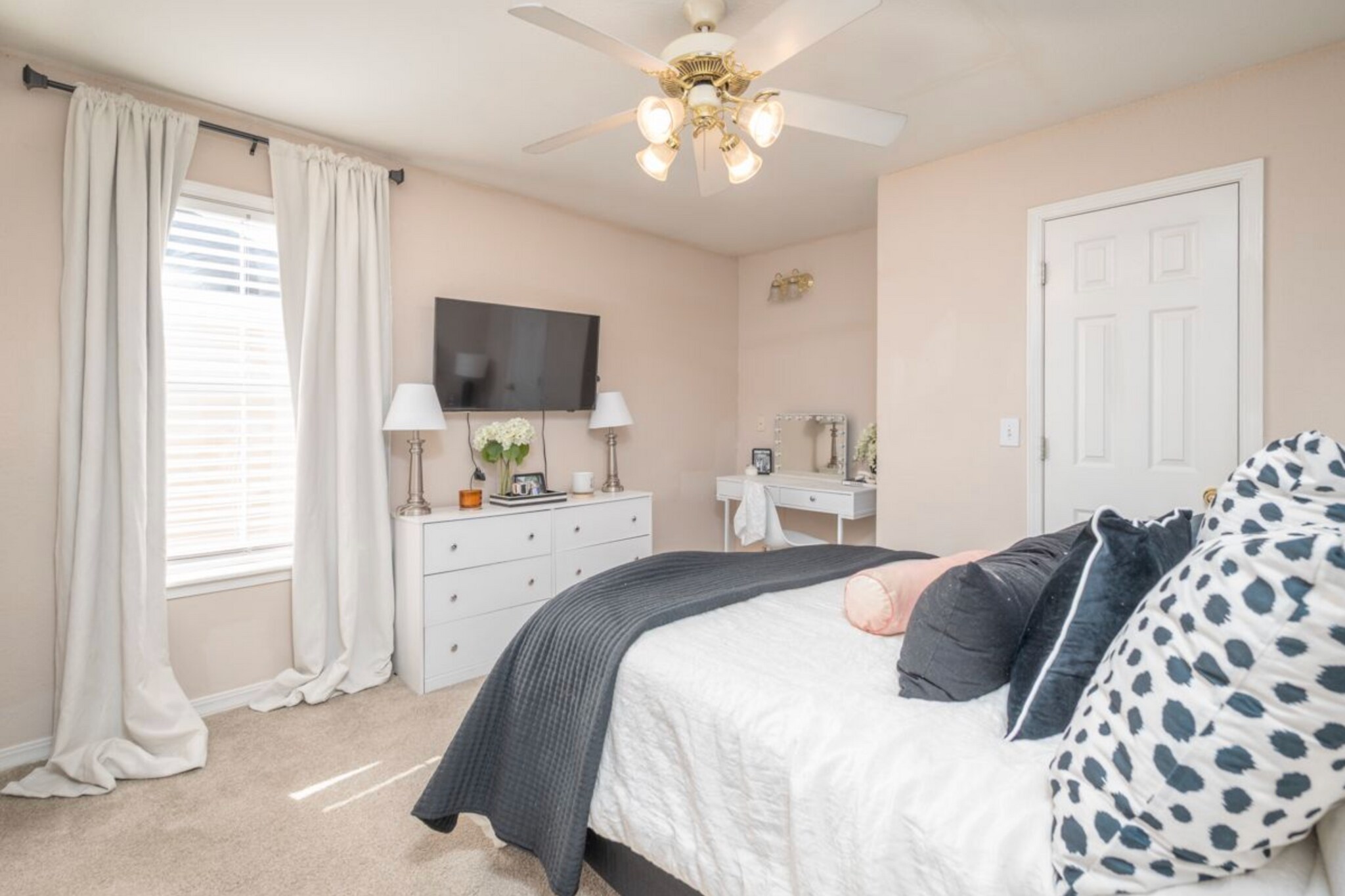 Building Photo - 923 Saint Andrews Ln