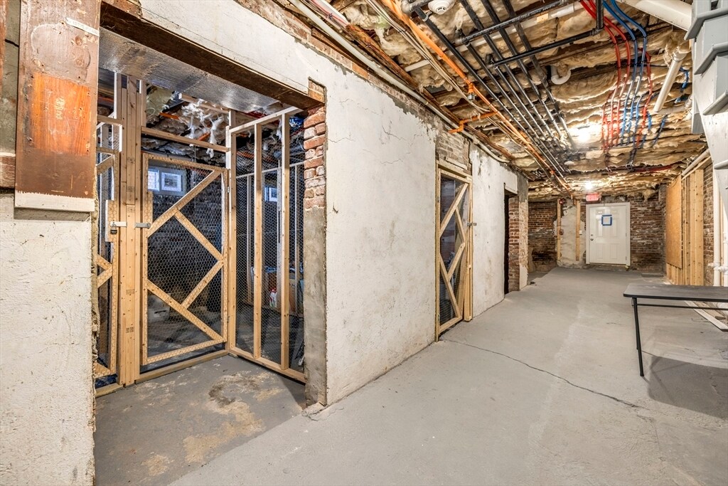 Building Photo - 65 Frankfort St