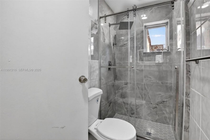 Building Photo - 2521 NW 72nd Ave