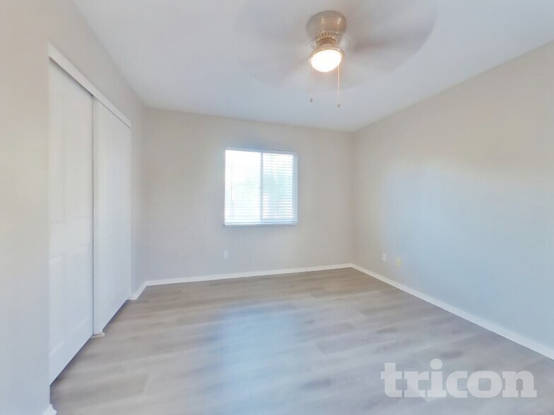 Building Photo - 33558 Iris Ln